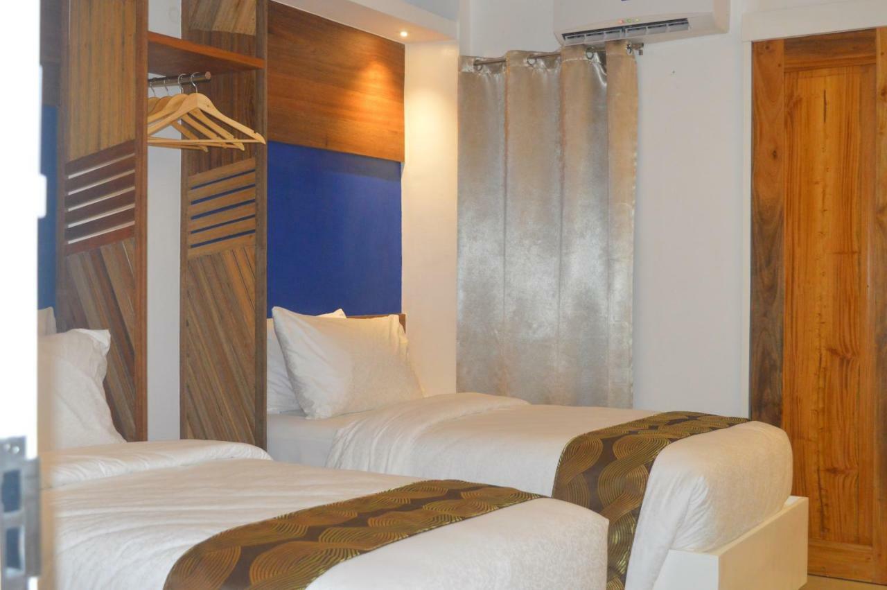 Oyo 609 G Executive Hotel And Spa Boracay Manoc-Manoc エクステリア 写真